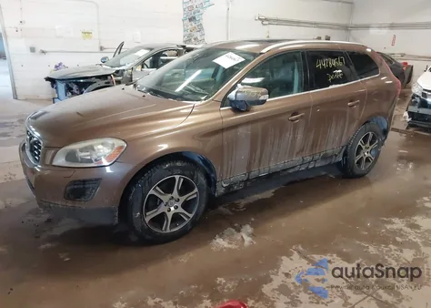 2011 Volvo Xc60 T6/T6 R-Design z USA, uszkodzony, nr VIN YV4902DZ3B2149678